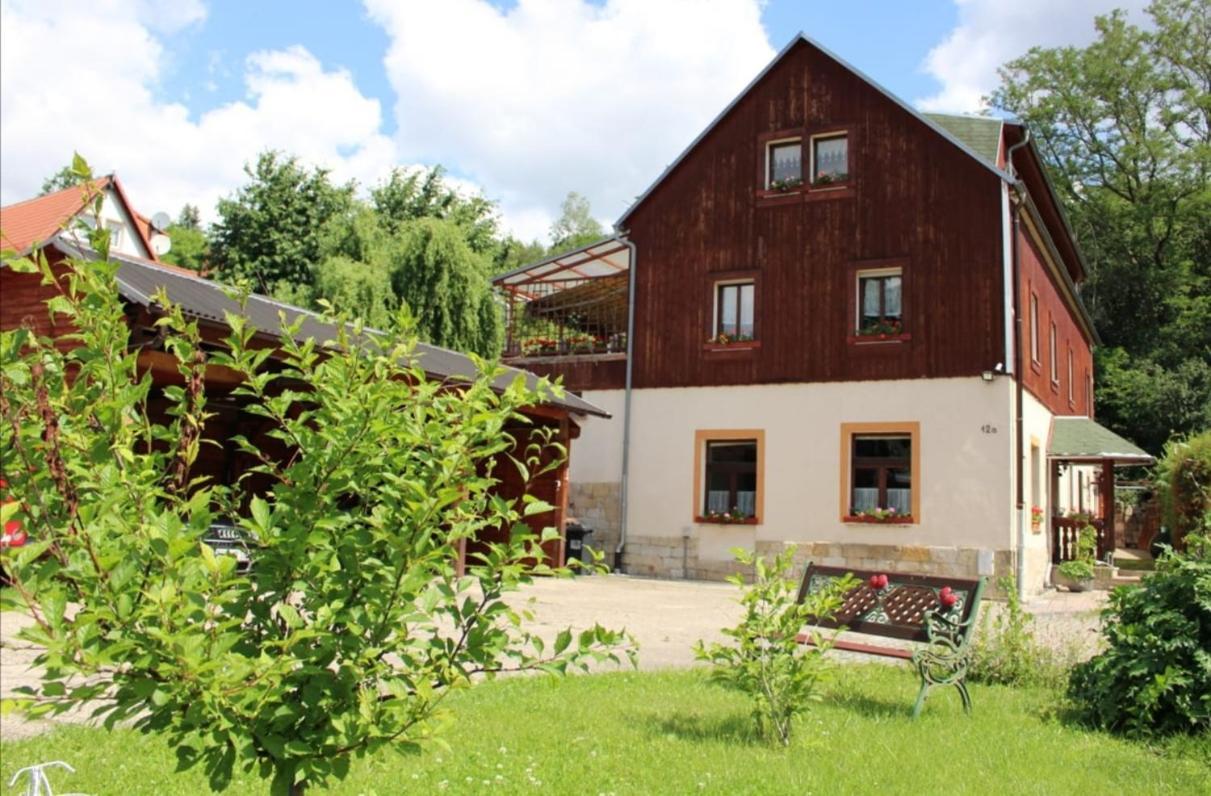 Zur Alten Post Apartment เพียร์นา ภายนอก รูปภาพ